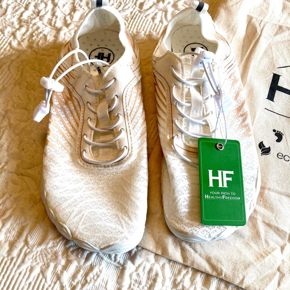NEW HIKE Women’s Shoes - Picture 4 of 11